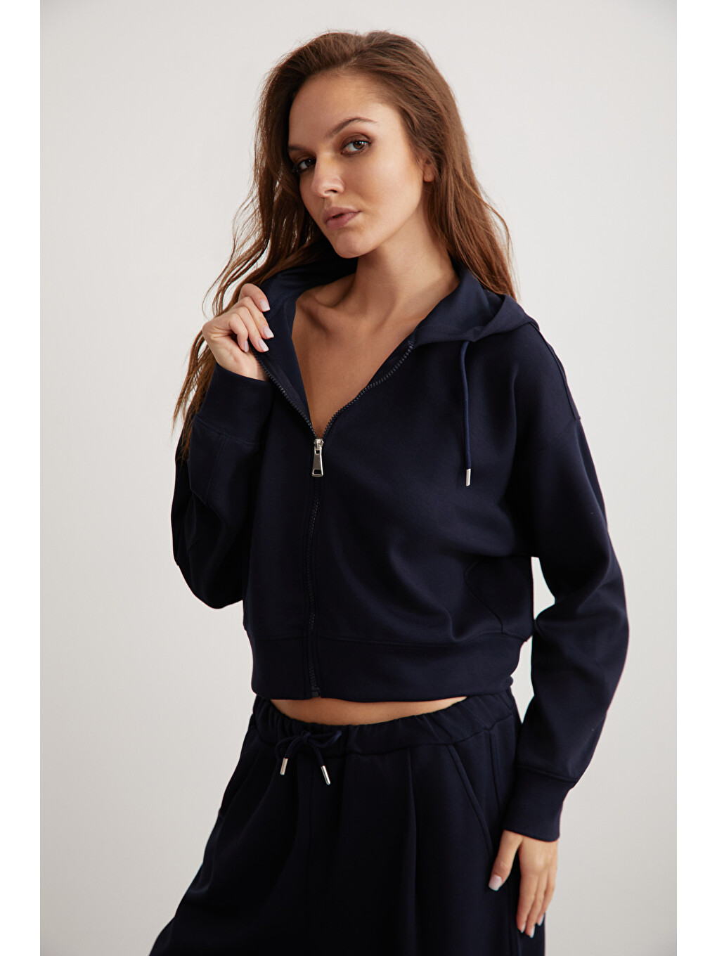 Jıll Kadın Scuba Kumaşlı Kapüşonlu Fermuarlı Aşırı Yumuşak Örme Crop Lacivert Sweatshirt-4