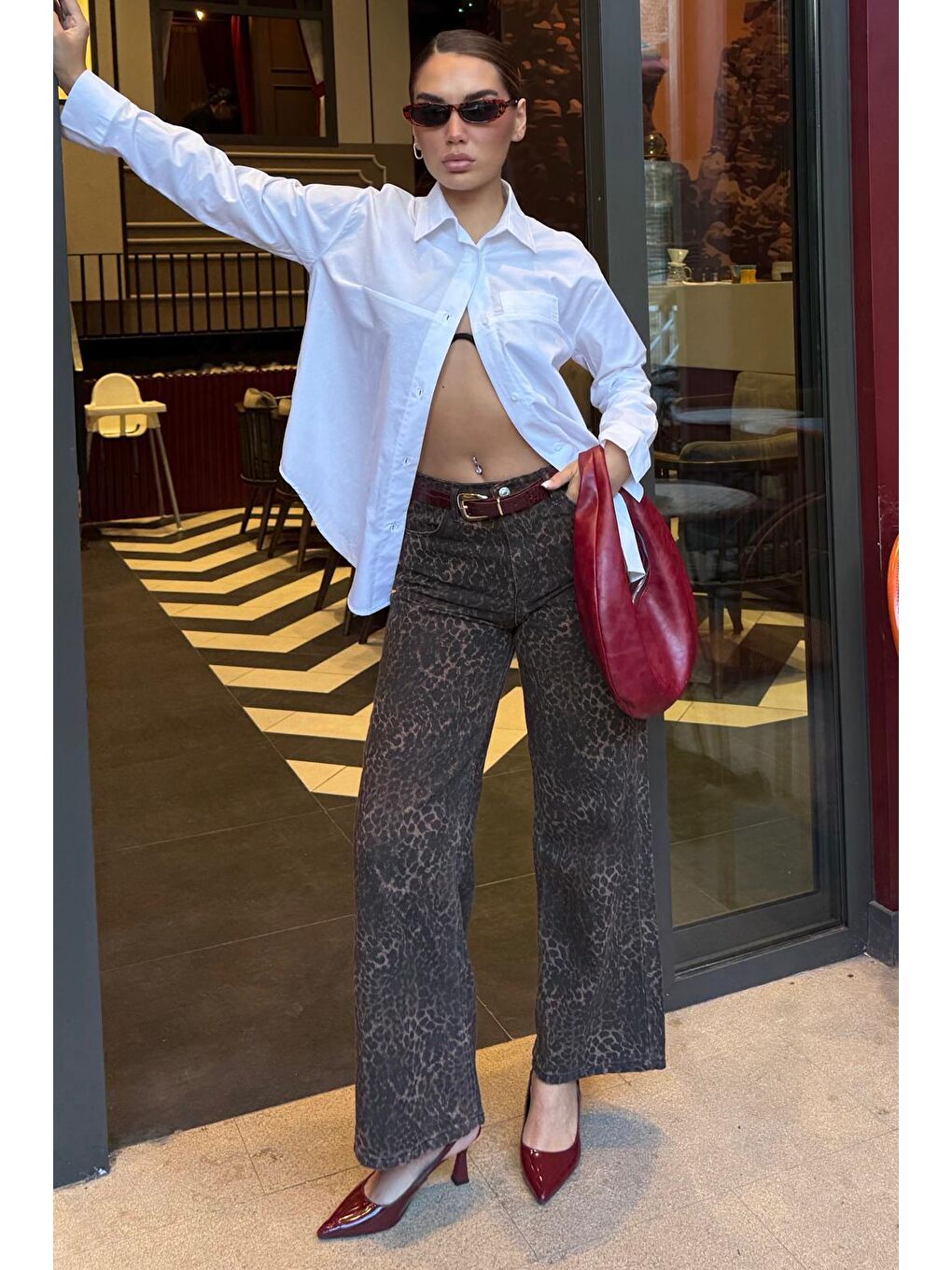 Beyaz Düz Kesim Düğmeli Kadın Gömlek Mg2583-2