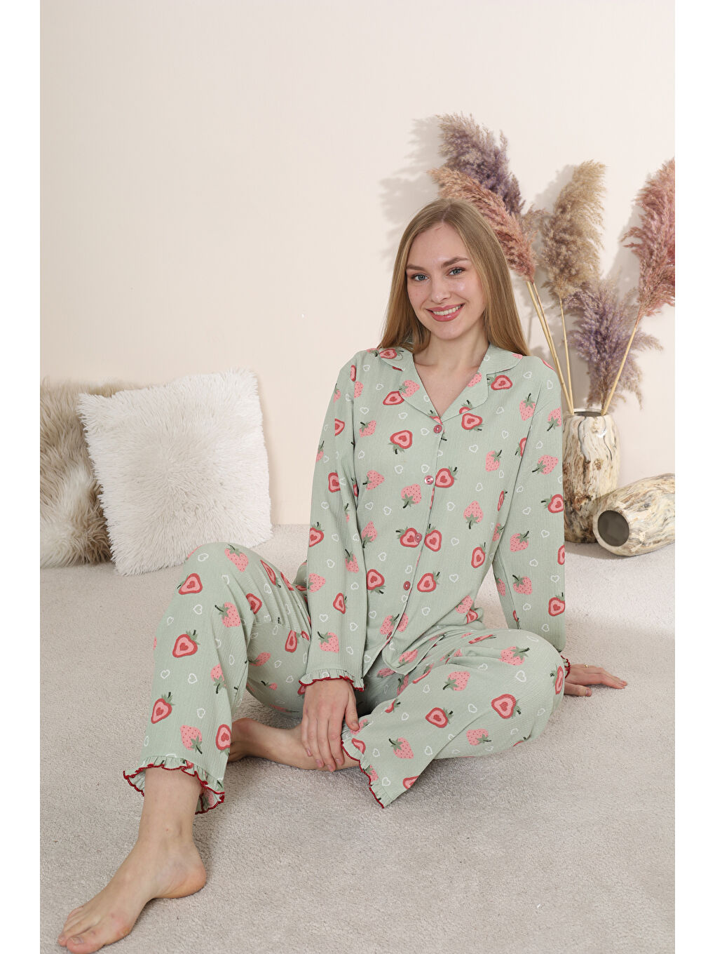 Yeşil Bürümcük Kumaş Önden Düğmeli Desenli Uzun Kollu Kadın Pijama Takımı 6005