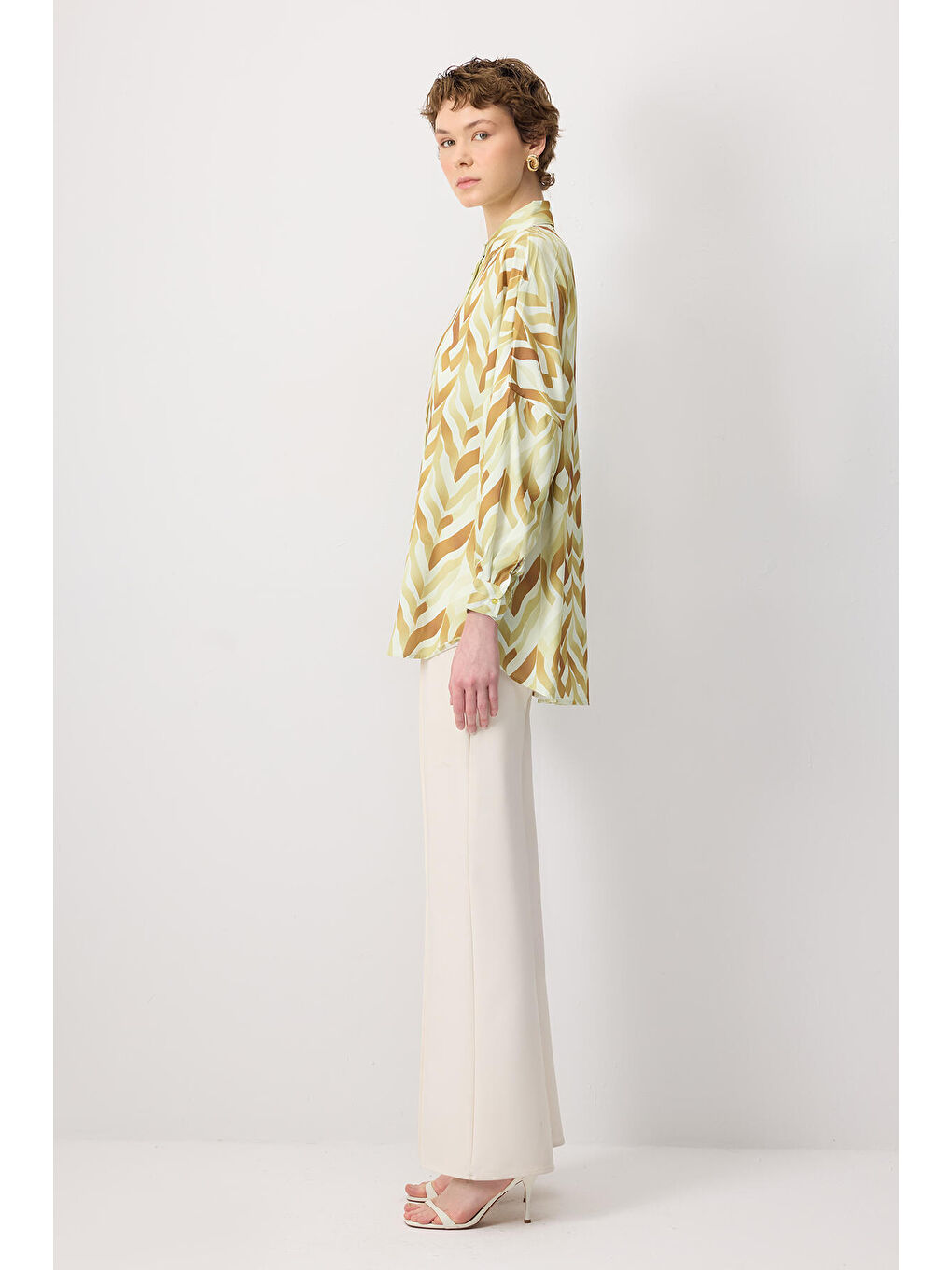 Siyah Desenli Oversıze Saten Gömlek-2