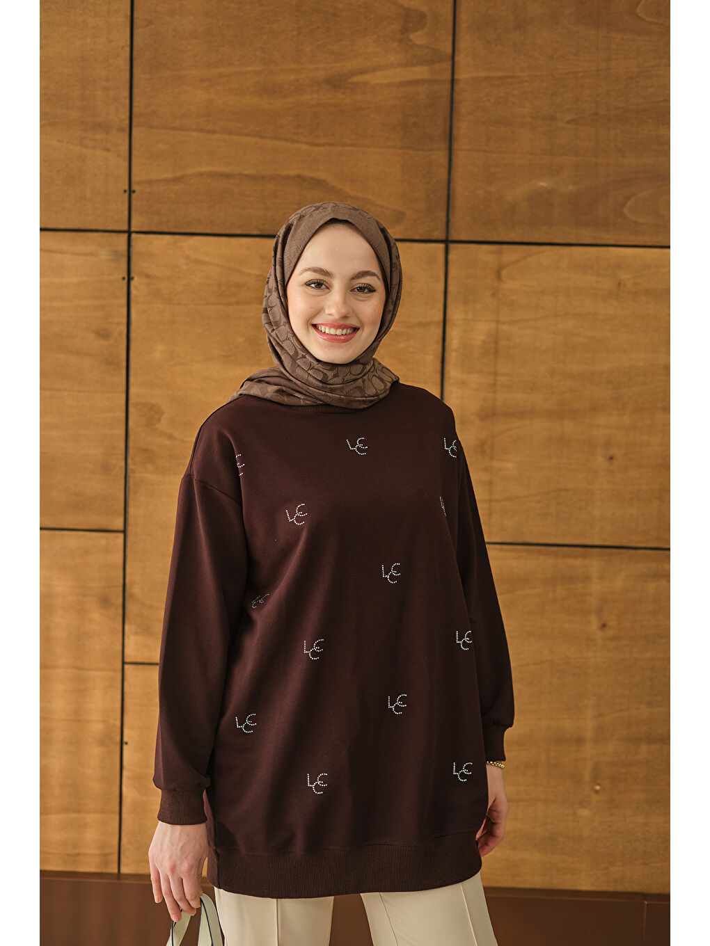 Kadın LCC Taş Detay Bisiket Yaka Sweat Kahverengi-2