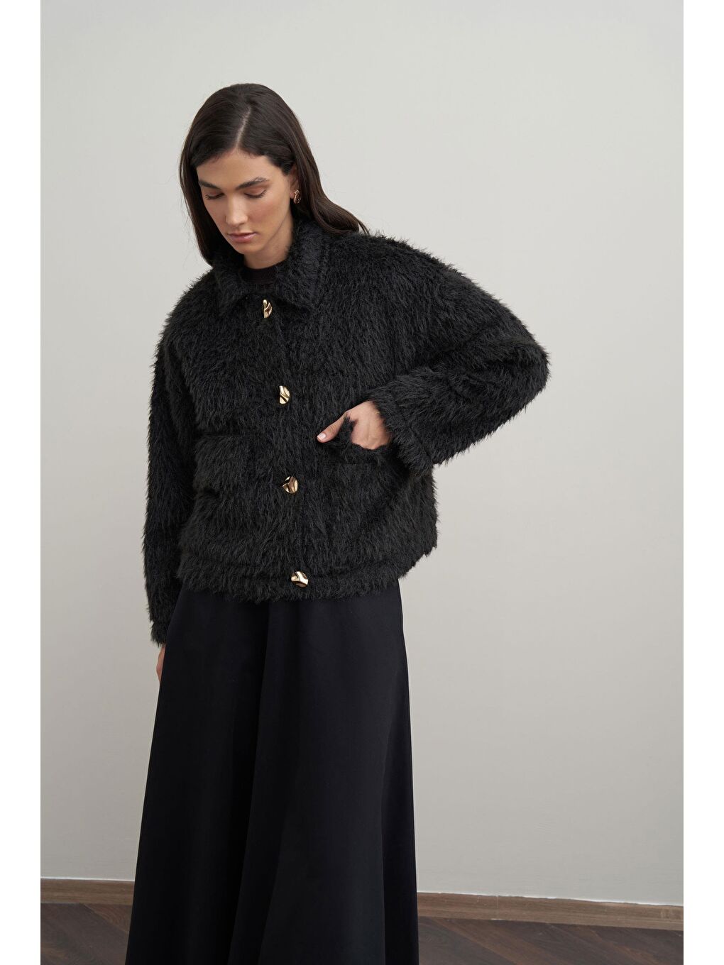 Siyah-Gold Dügmeli Pelüş Ceket-4