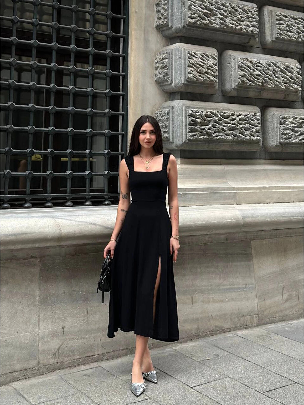 Kadın Siyah Arkadan İp Bağlamalı Yırtmaç Detaylı Keten Elbise HZL25S-ZK11241-1