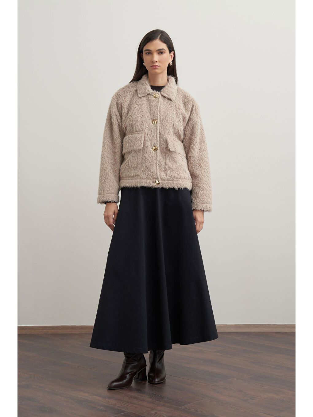 Bej Vizon-Gold Dügmeli Pelüş Ceket-1