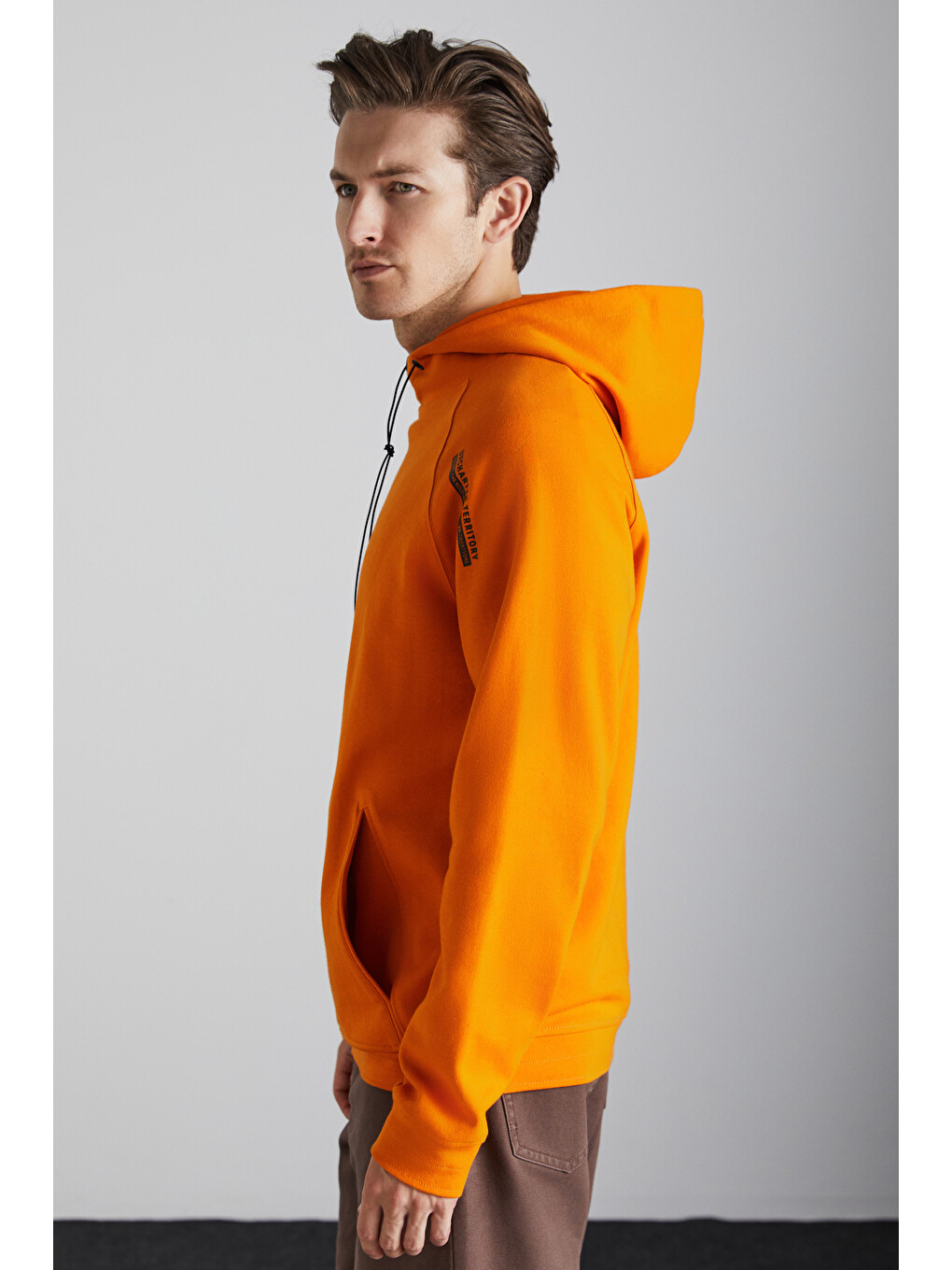 Malagos Erkek İçi Polarlı Yumuşacık 3 İplik İçi Şardonlu Regular Kapüşonlu Turuncu Sweatshirt-4