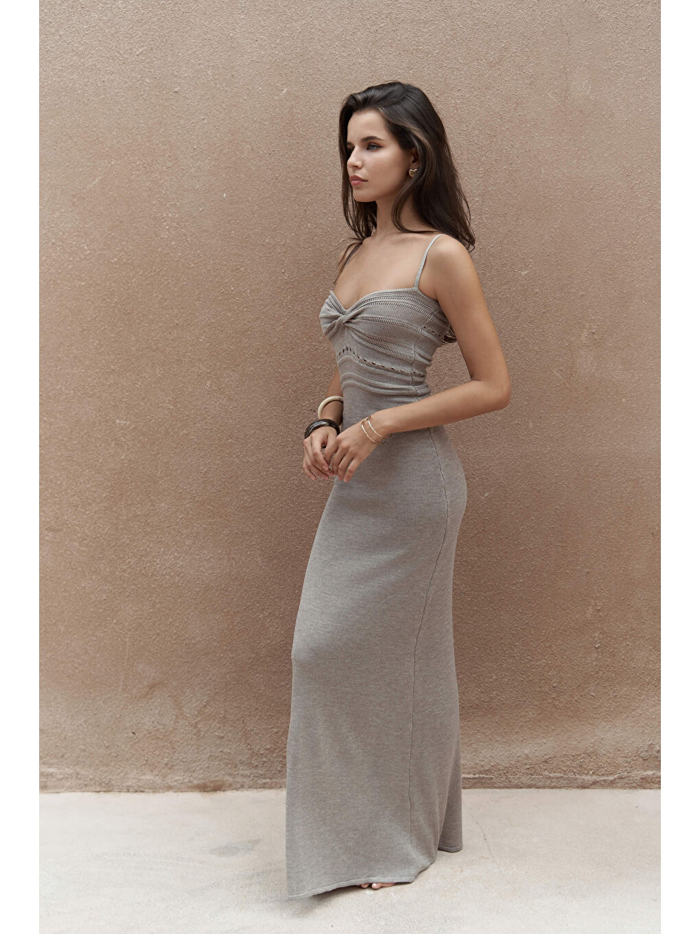 Bej Jayah Büzgü Detay Askılı Vizon Triko Elbise-3