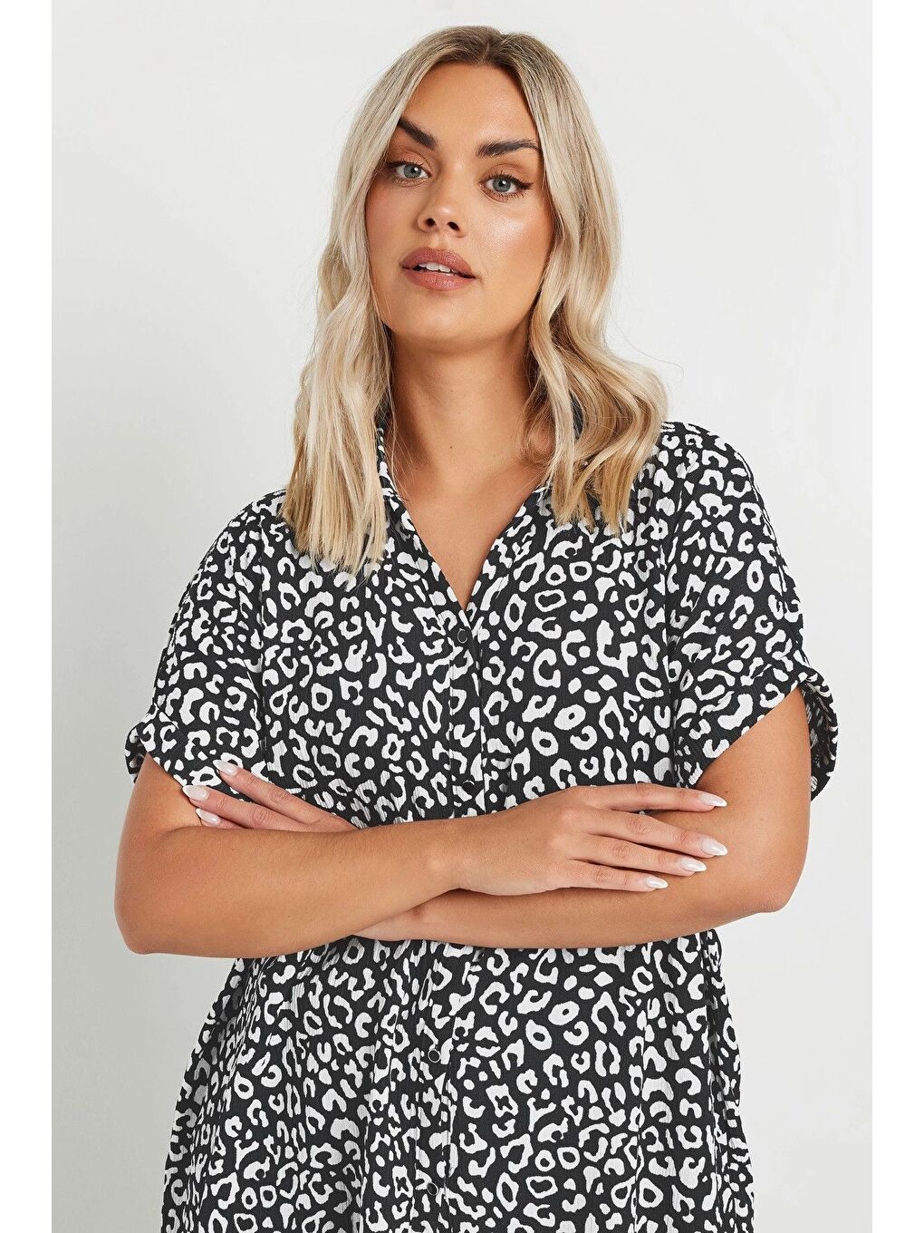 Siyah Büyük Beden Bol Kalıp Desenli Gömlek 303963-3