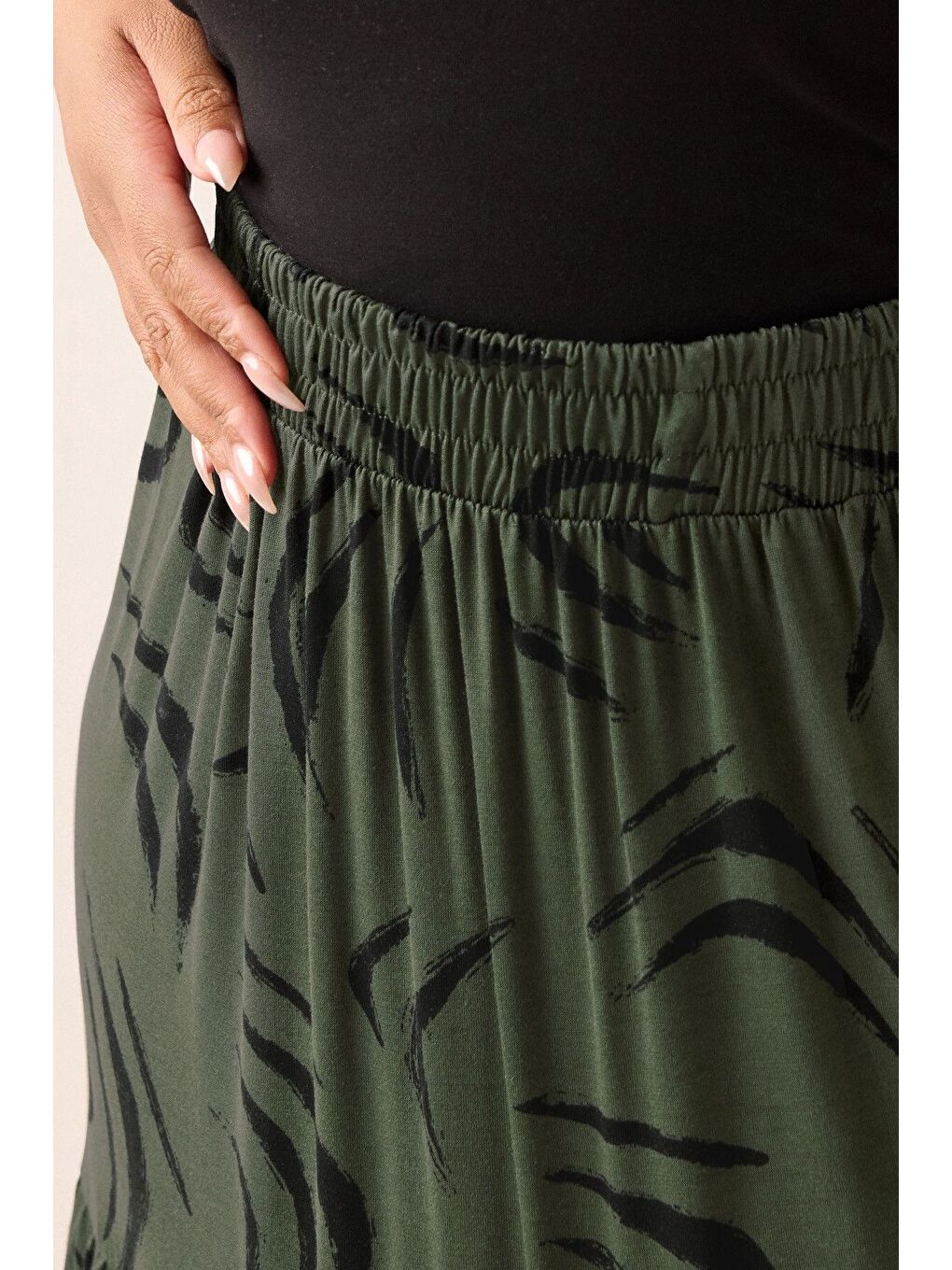 Yeşil Büyük Beden Bürümcük Kumaş Çiçek Desenli Beli Lastikli Etek 304236-3