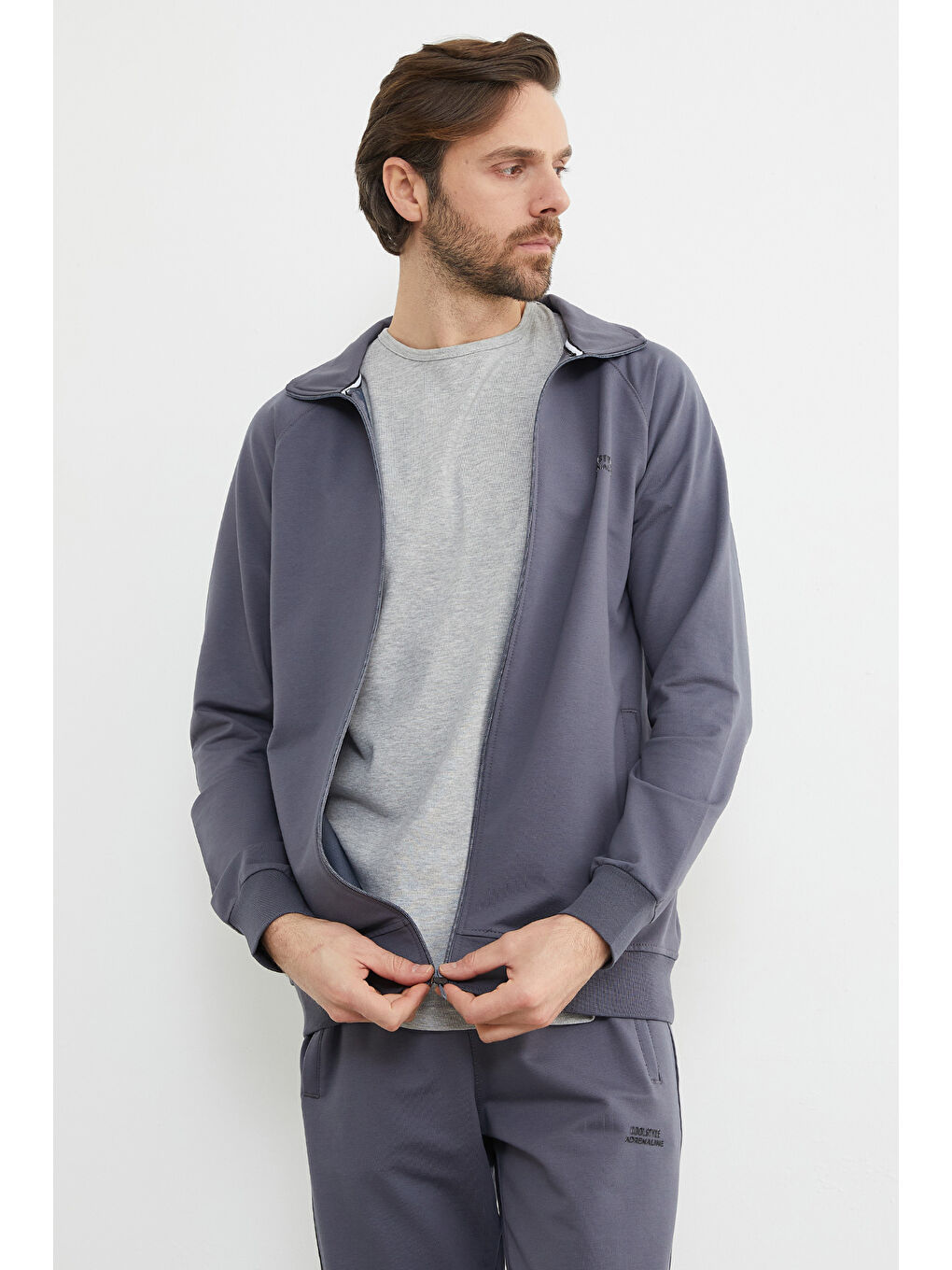 Gri Yazı Kabartmalı Fermuarlı Eşofman Takımı-3