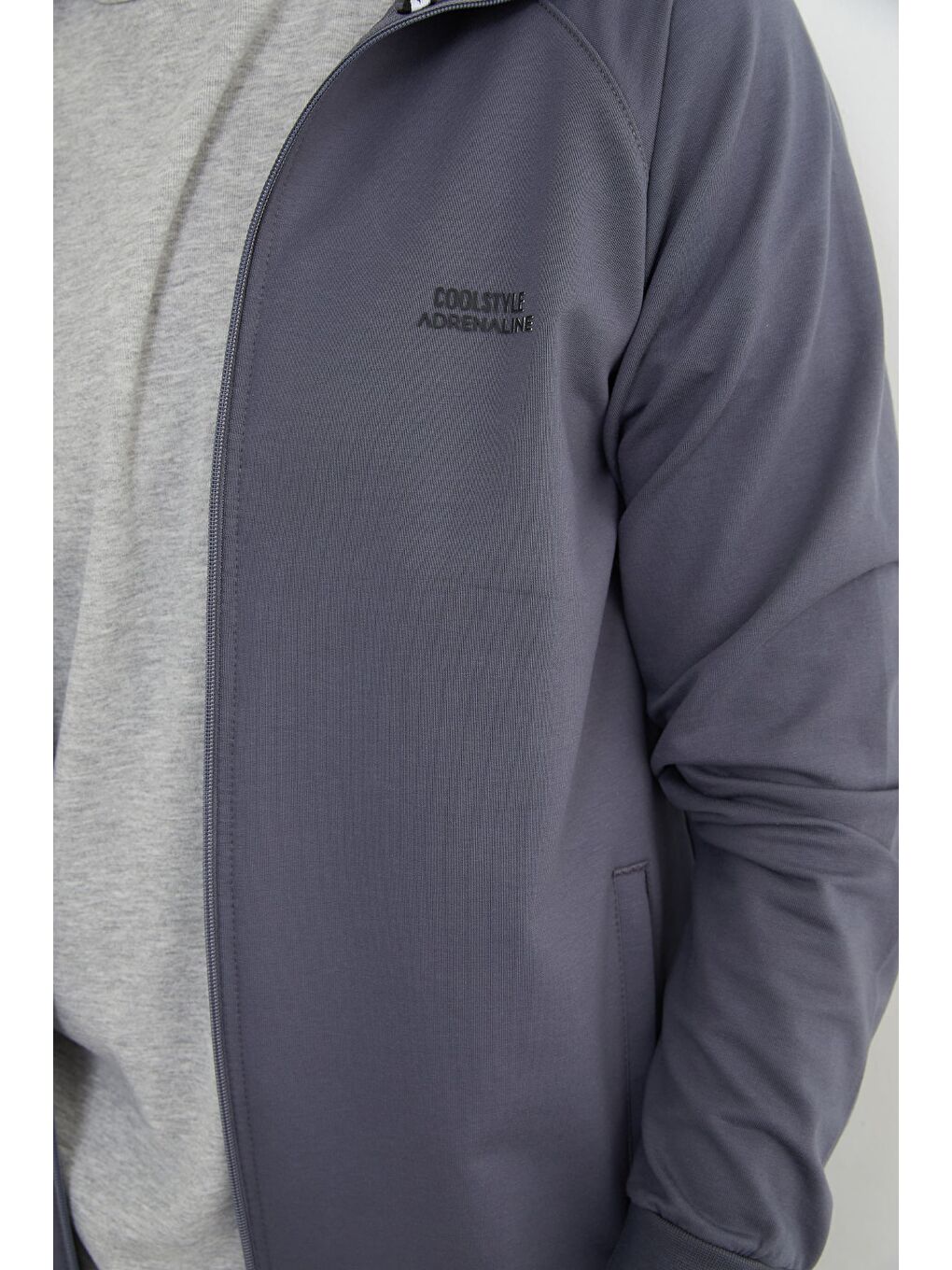 Gri Yazı Kabartmalı Fermuarlı Eşofman Takımı-4