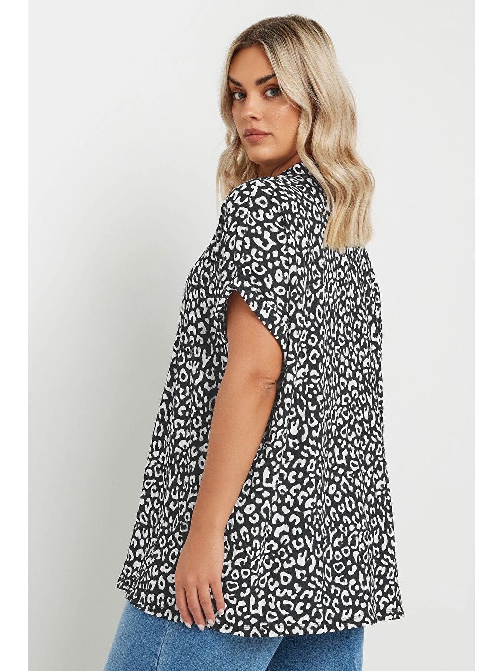 Siyah Büyük Beden Bol Kalıp Desenli Gömlek 303963-4