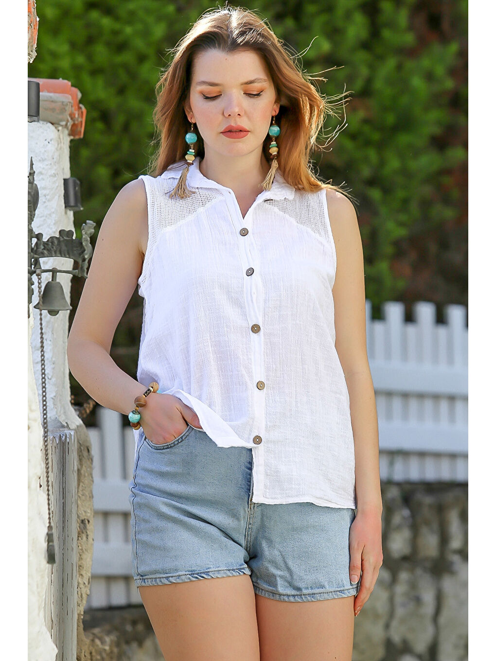 Beyaz Gömlek Yaka Kolsuz Düğmeli Yıkamalı File Detaylı Casual Dokuma Bluz 72 56-3