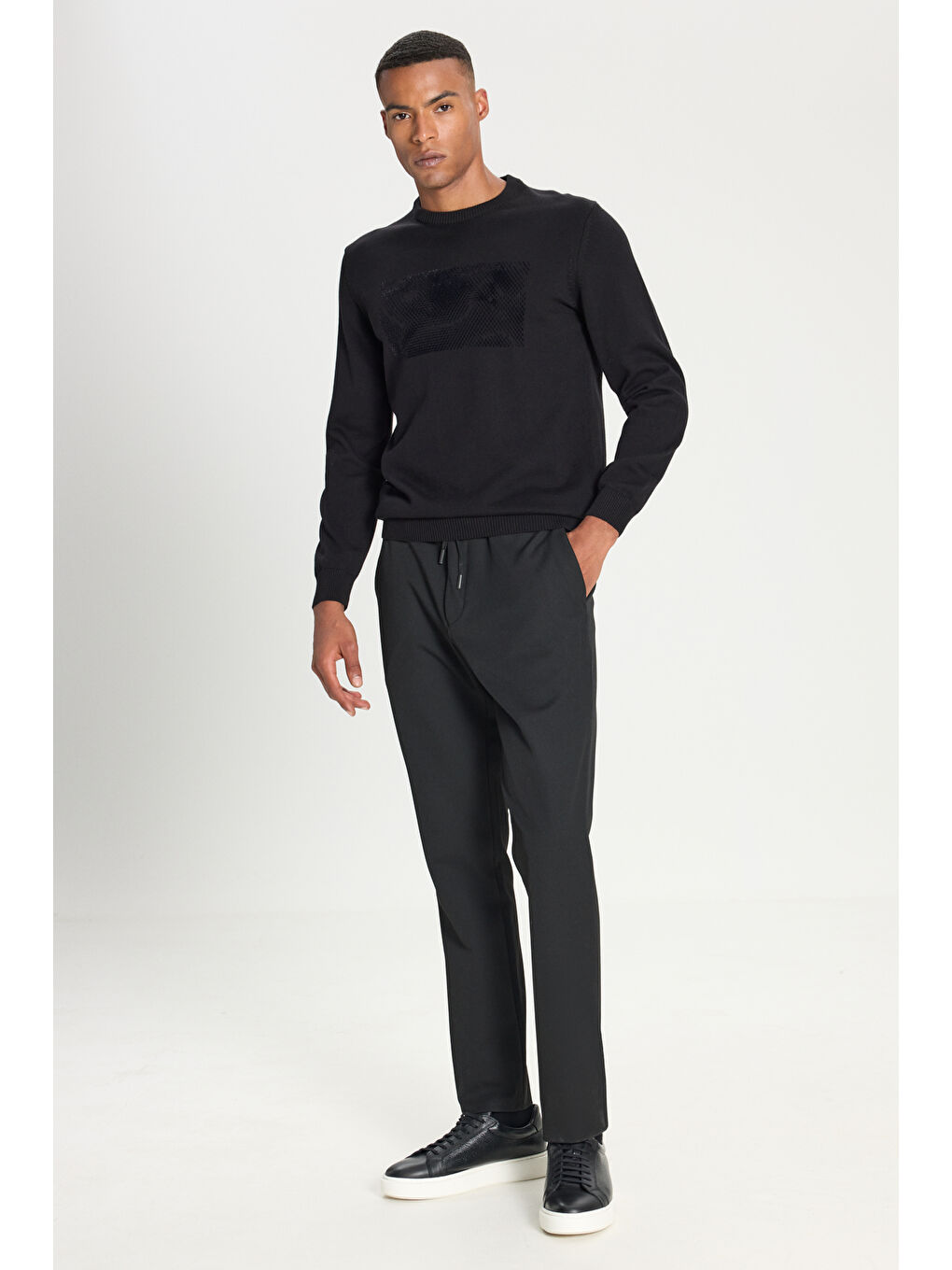 Erkek Siyah %100 Pamuk Standart Fit Bisiklet Yaka Baskılı Triko Kazak-1