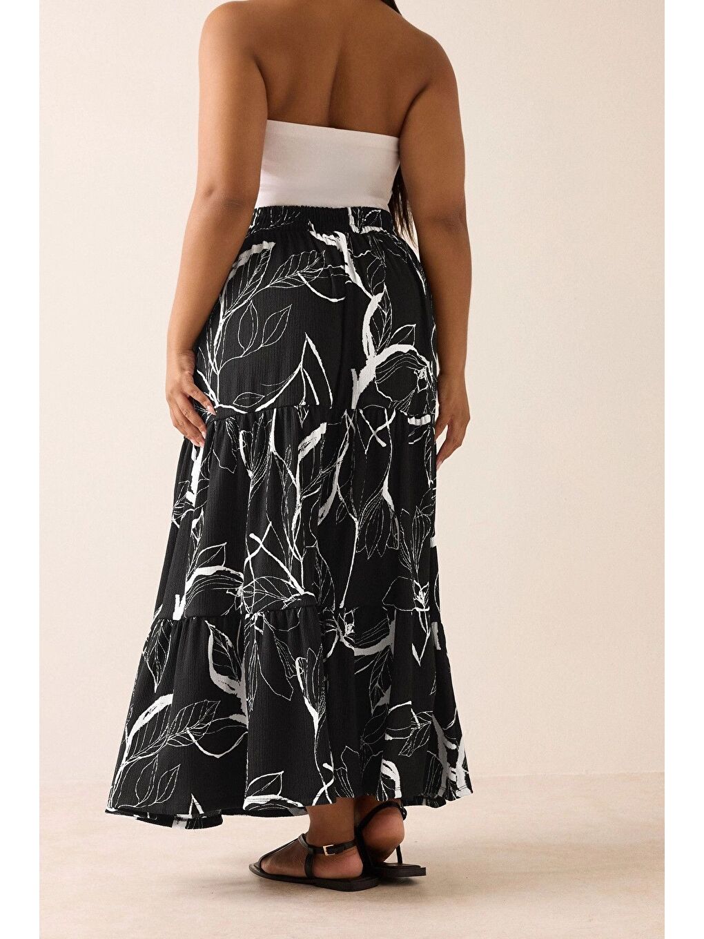 Siyah Büyük Beden Bürümcük Kumaş Çiçek Desenli Beli Lastikli Etek 304235-4