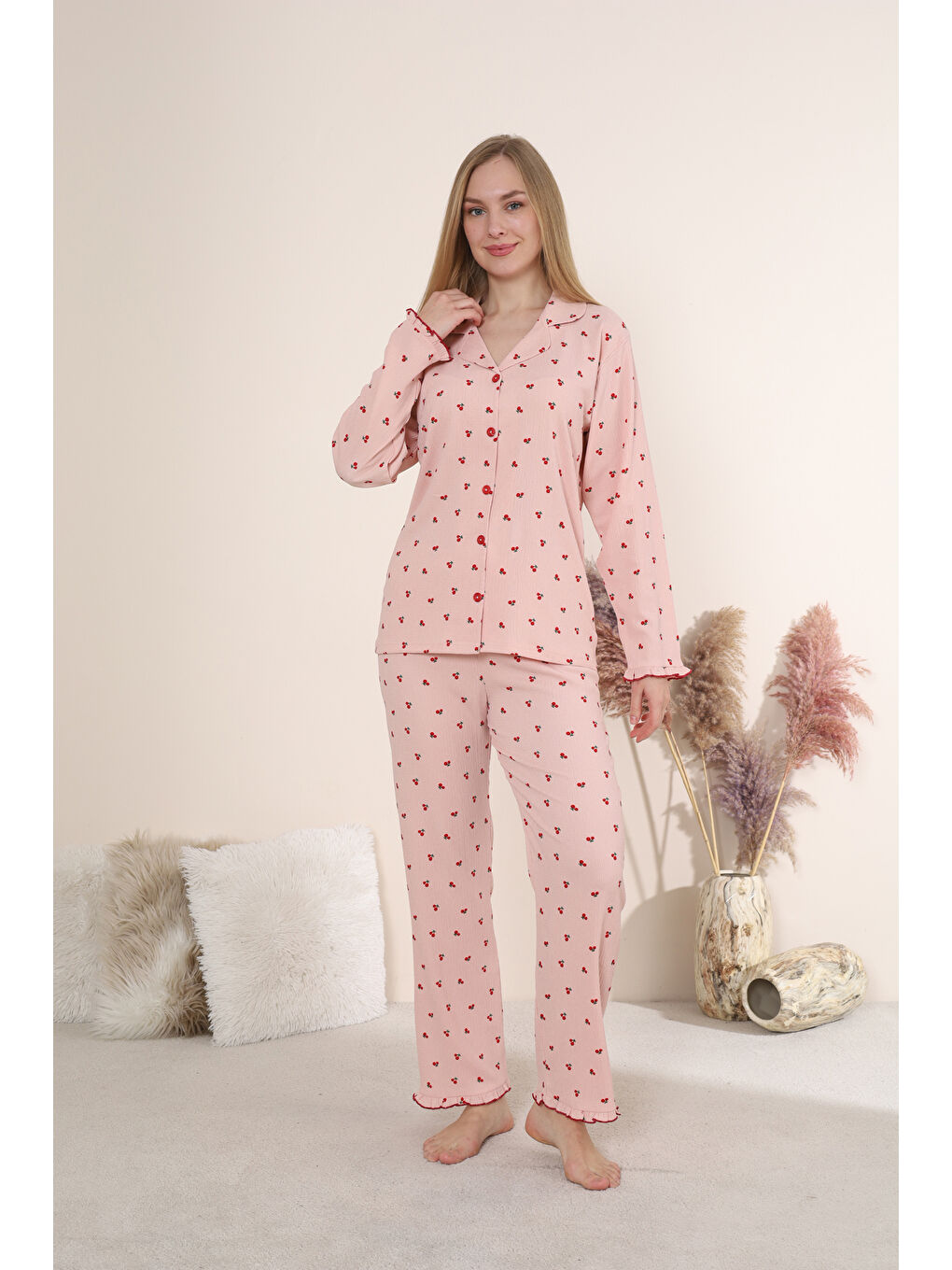 Pembe Bürümcük Kumaş Önden Düğmeli Kiraz Desenli Uzun Kollu Kadın Pijama Takımı 6006-3