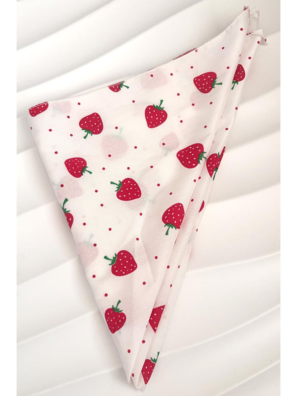 Beyaz Pamuk Çilek Desenli Fular-2