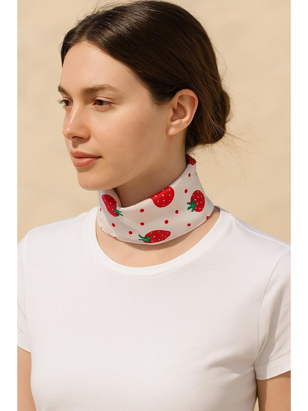 Beyaz Pamuk Çilek Desenli Fular-3