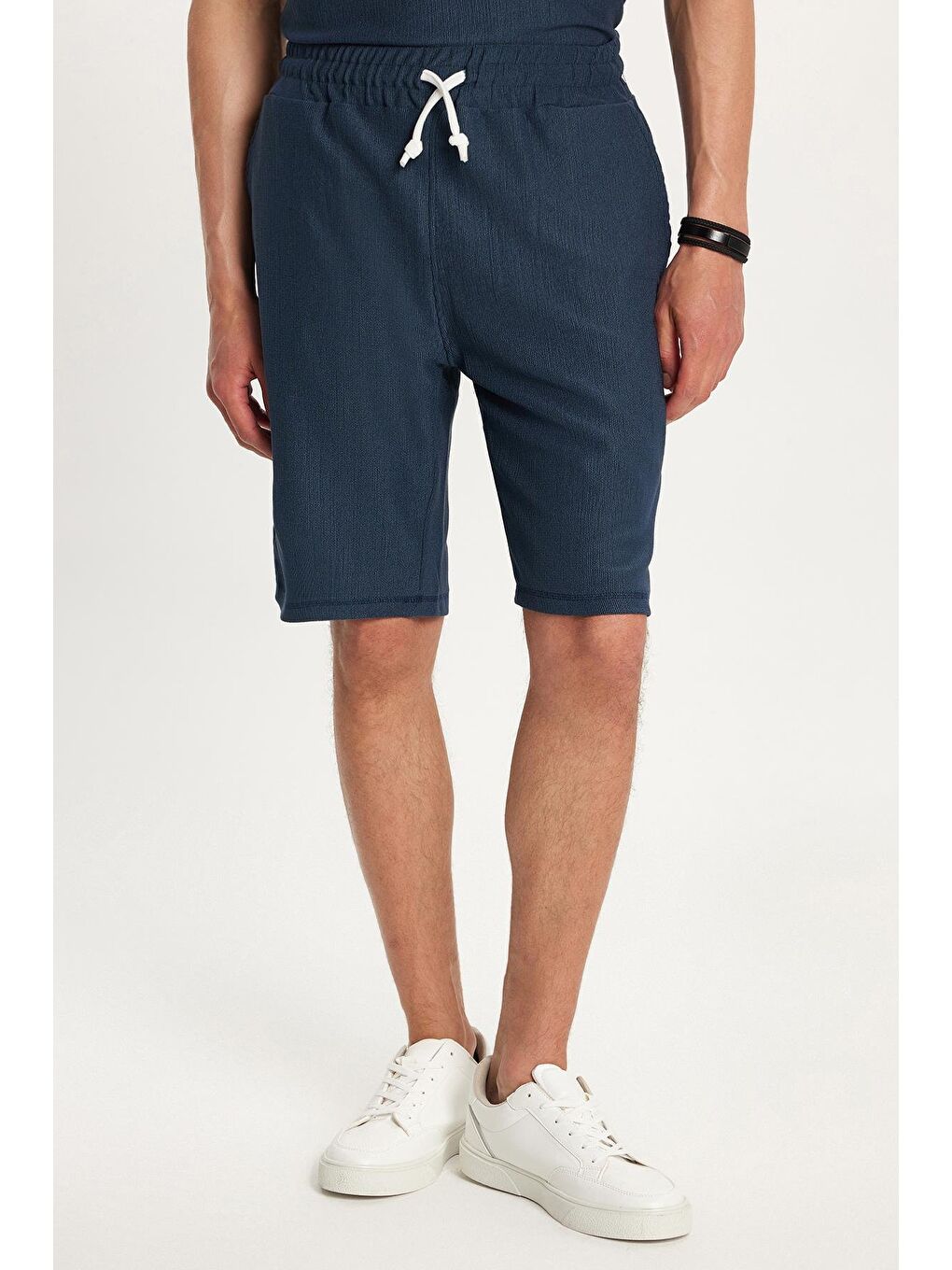 Erkek Standart Fit Pamuklu Jakarlı Baskılı Bisiklet Yaka Beli Bağcıklı Lacivert Şort Takım-1