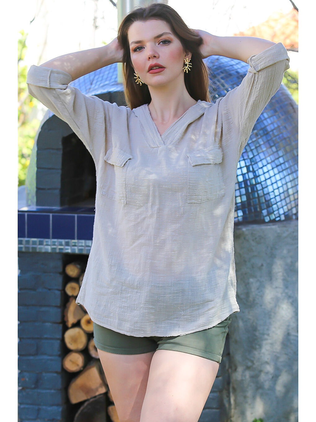 Bej Taş Rengi Kapüşonlu Düğmeli Uzun Kollu Çift Kapaklı Cepli Yıkamalı Casual Dokuma Bluz 72 62-5