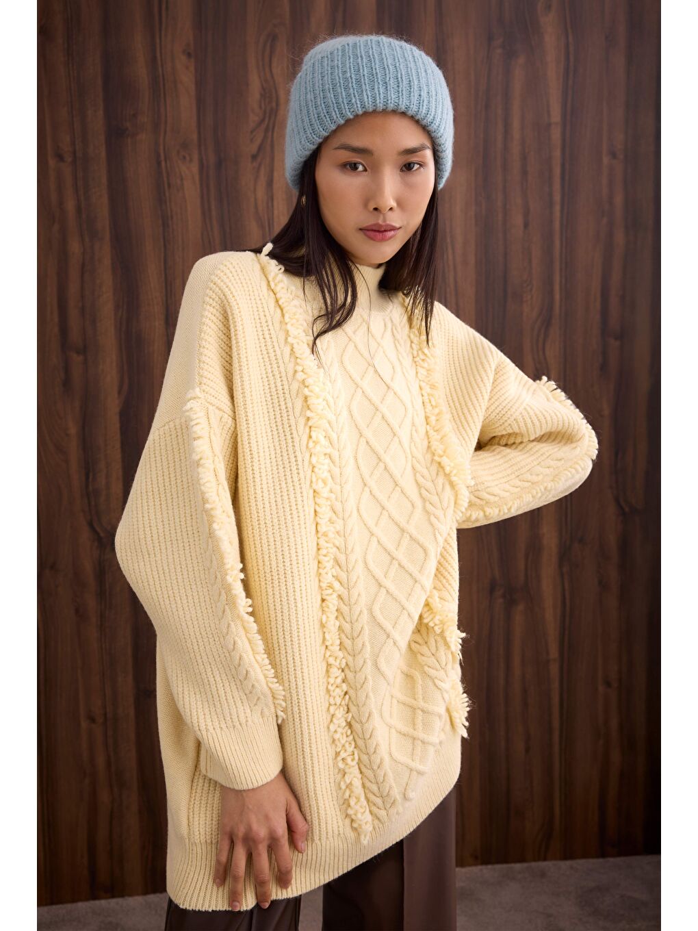 Sarı Püskül Detaylı Örme Kazak Tereyağ-3