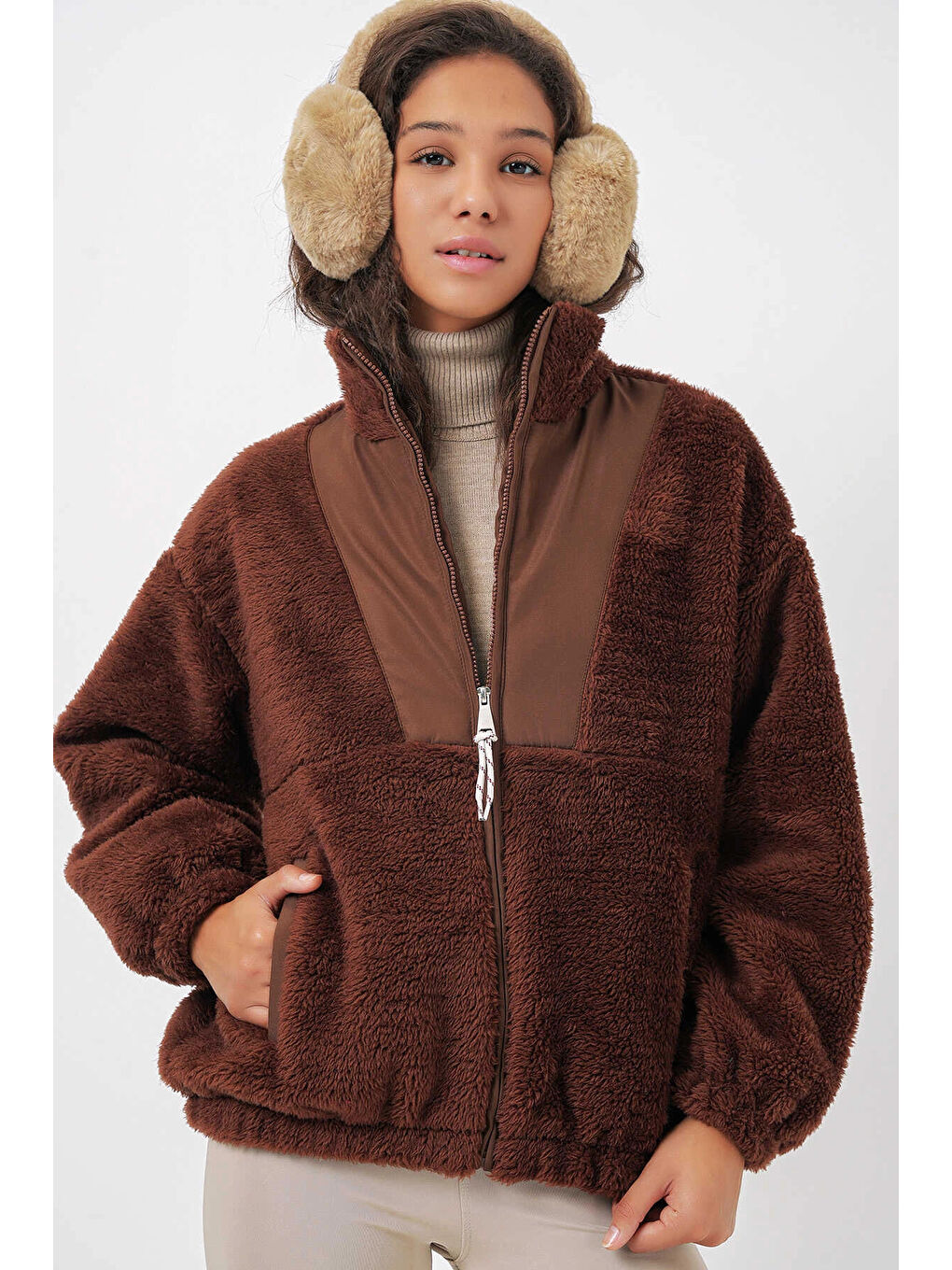 Kahverengi Kadın Çikolata Fermuarlı Suni Yünlü Astarlı Pelüş Ceket HZL25W BD151941-2