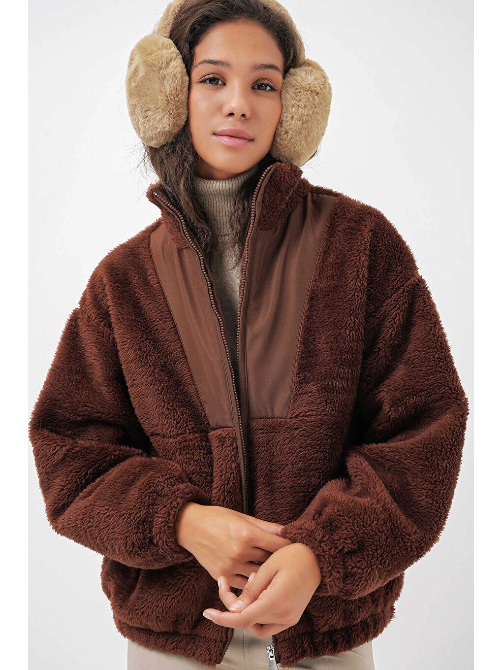 Kahverengi Kadın Çikolata Fermuarlı Suni Yünlü Astarlı Pelüş Ceket HZL25W BD151941-3