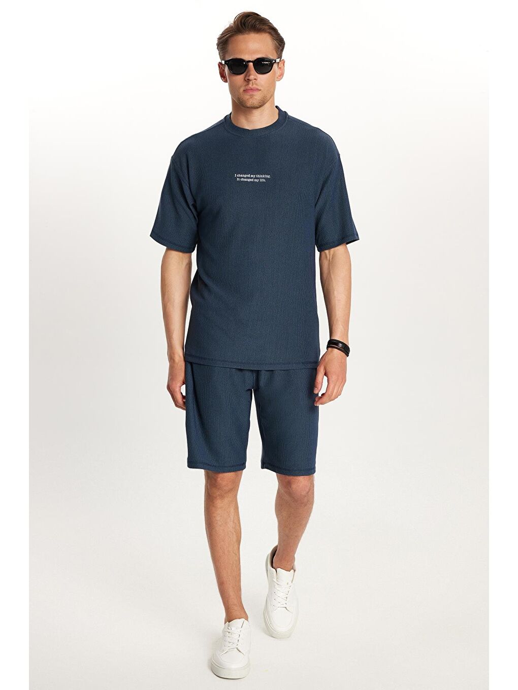 Erkek Standart Fit Pamuklu Jakarlı Baskılı Bisiklet Yaka Beli Bağcıklı Lacivert Şort Takım-4