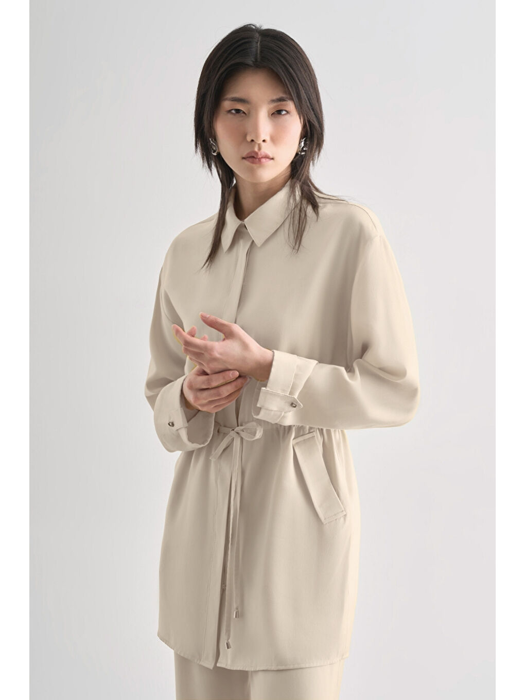 Çift Cepli Beli İp Büzgülü Modal Bej Rengi Tunik-1