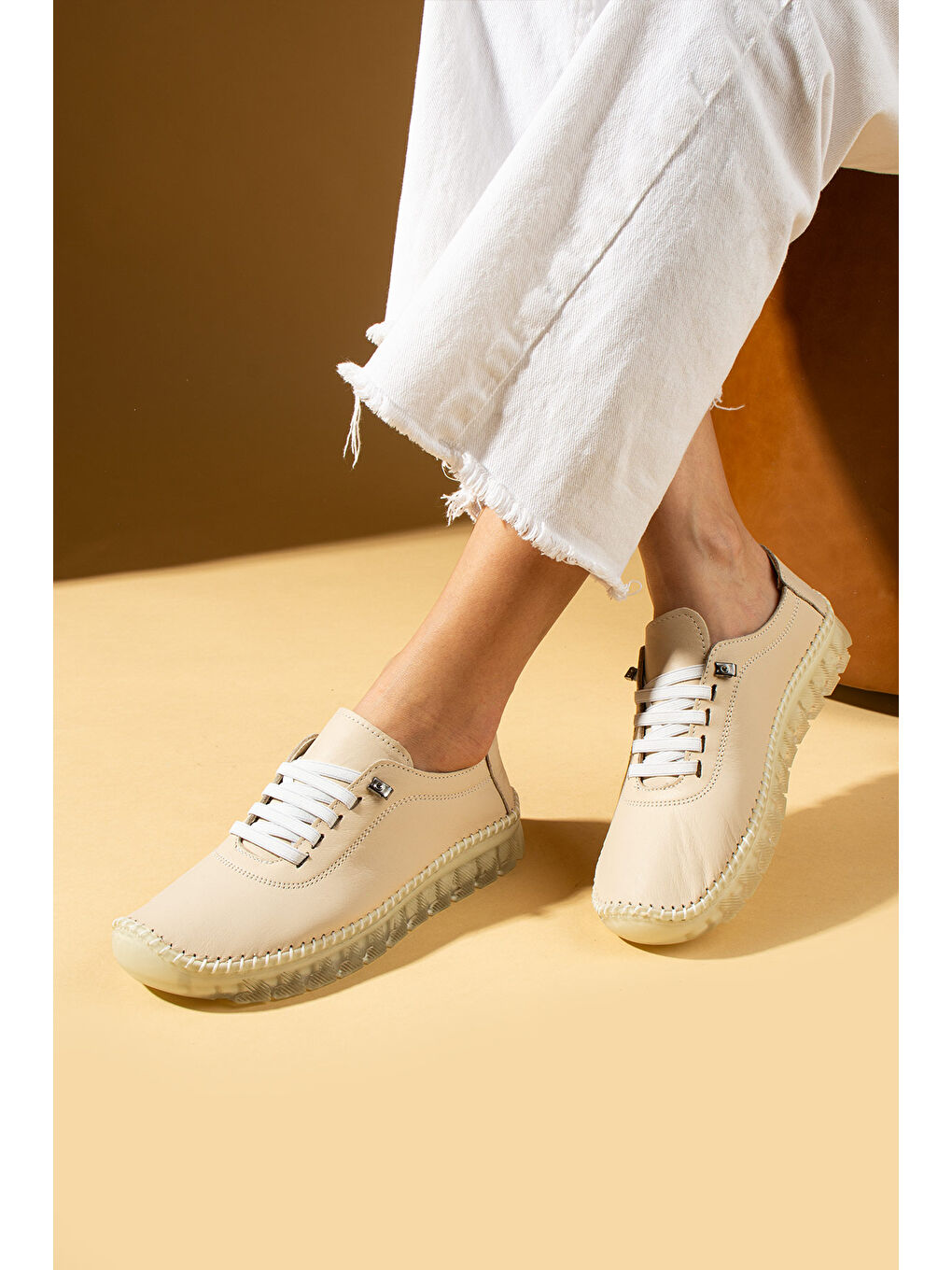 Bej Hakiki Deri Hafif Comfort Taban Lastikli Kadın Spor Ayakkabı 59-680-25-1