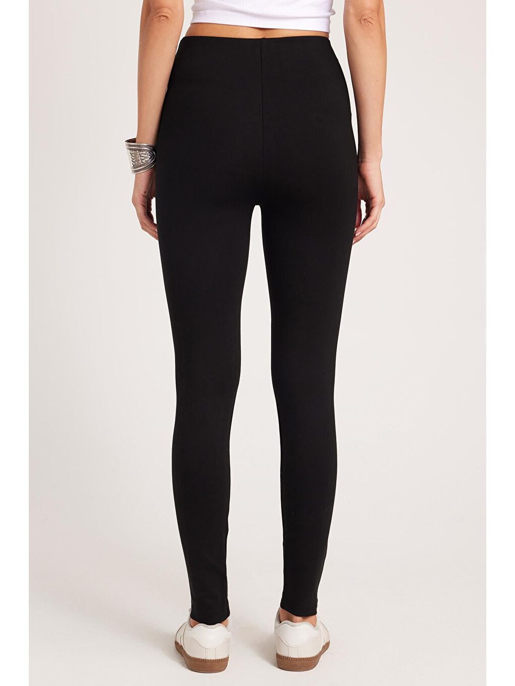 Kadın Slim Fit Dar Kesim Beli Lastikli Düğme Detaylı Siyah Tayt-5