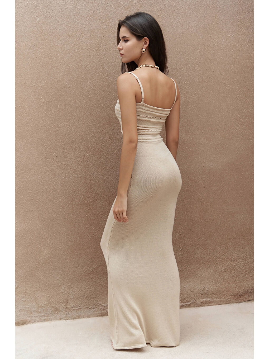 Jayah Büzgü Detay Askılı Koyu Bej Triko Elbise-4