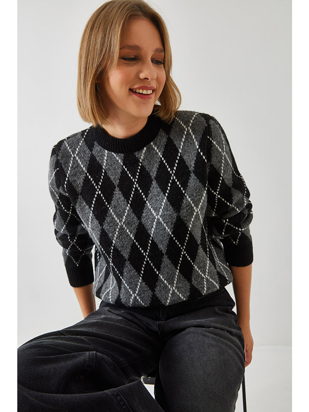 Siyah Kadın Bisiklet Yaka Baklava Desenli Kazak-3