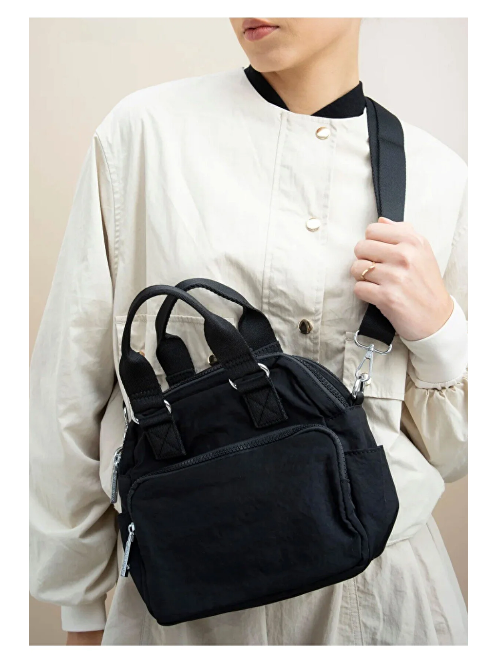 Siyah Krinkıl Kumaş Çapraz Askılı Çanta BYN2335-1