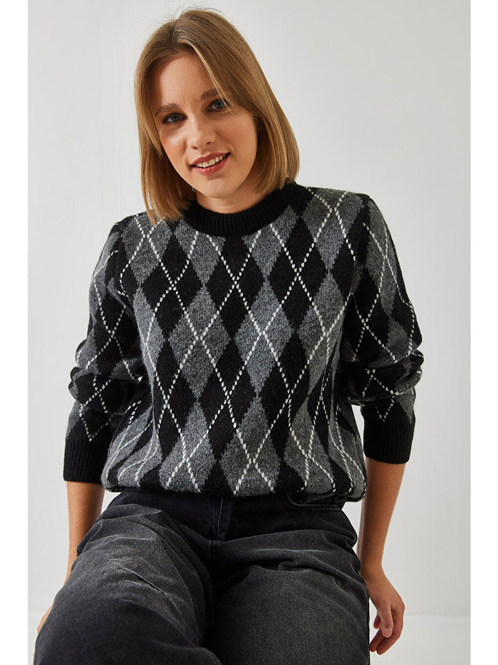 Siyah Kadın Bisiklet Yaka Baklava Desenli Kazak-4