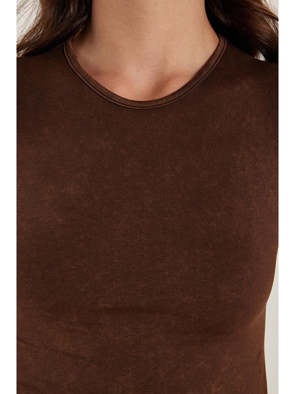 Kadın Slim Fit Dar Kesim Düz Basic Bisiklet Yaka Kahverengi Tişört-2