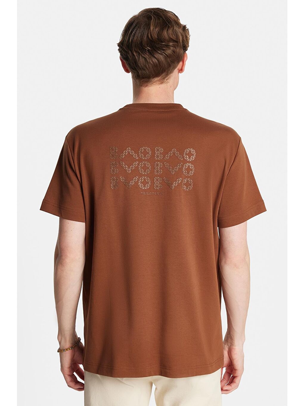 Relax Fit Rahat Kesim Pamuklu Ön Ve Arka Baskı Detaylı Bisiklet Yaka Kahverengi Erkek Tişört-3