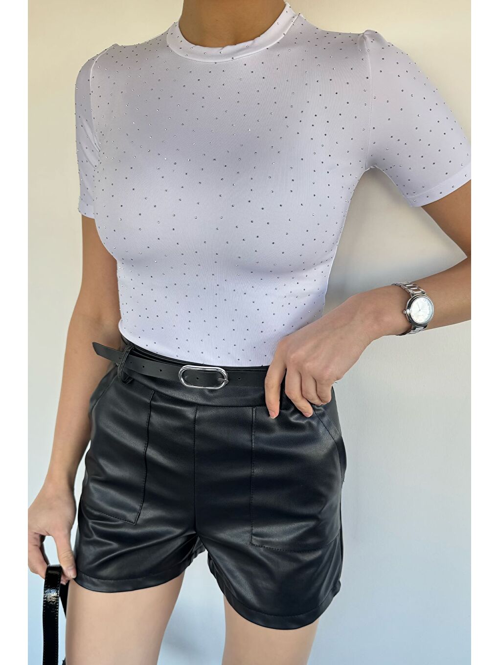 Beyaz Kadın Bisiklet Yaka Taş İşlemeli Elastanlı Bluz