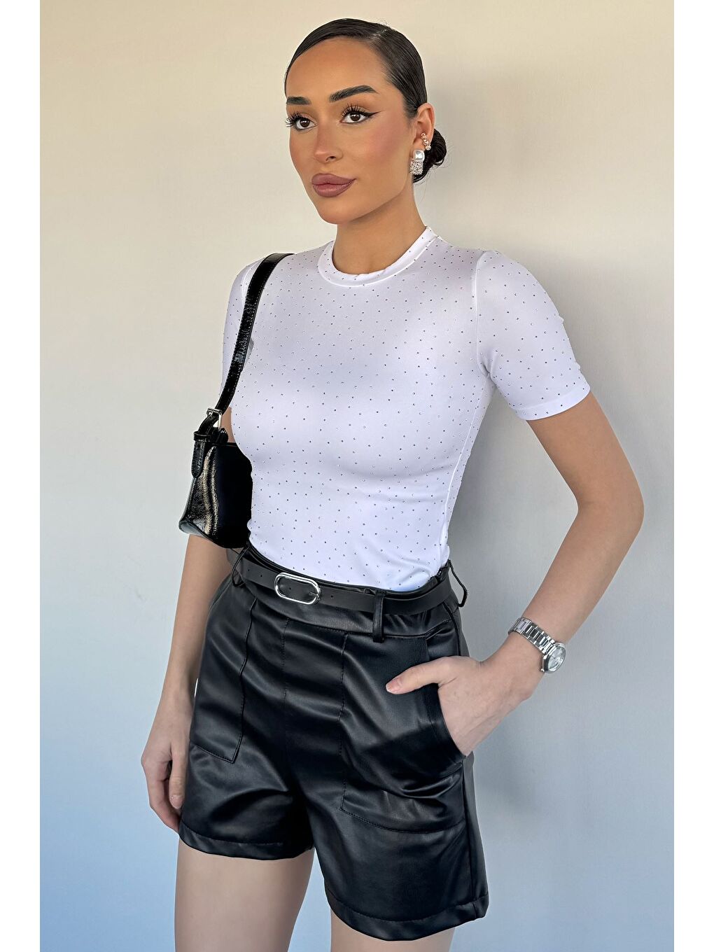 Beyaz Kadın Bisiklet Yaka Taş İşlemeli Elastanlı Bluz-1