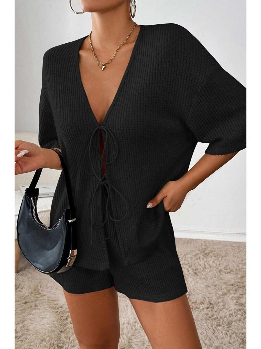 Kadın Siyah Kısa Kollu Bağlamalı Waffle Alt-Üst Şort Takım-2