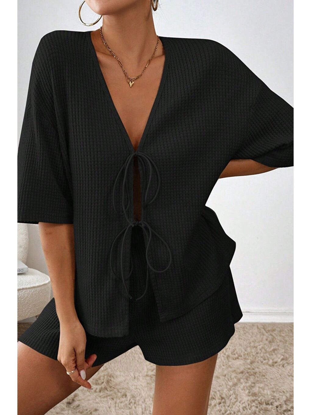Kadın Siyah Kısa Kollu Bağlamalı Waffle Alt-Üst Şort Takım-4