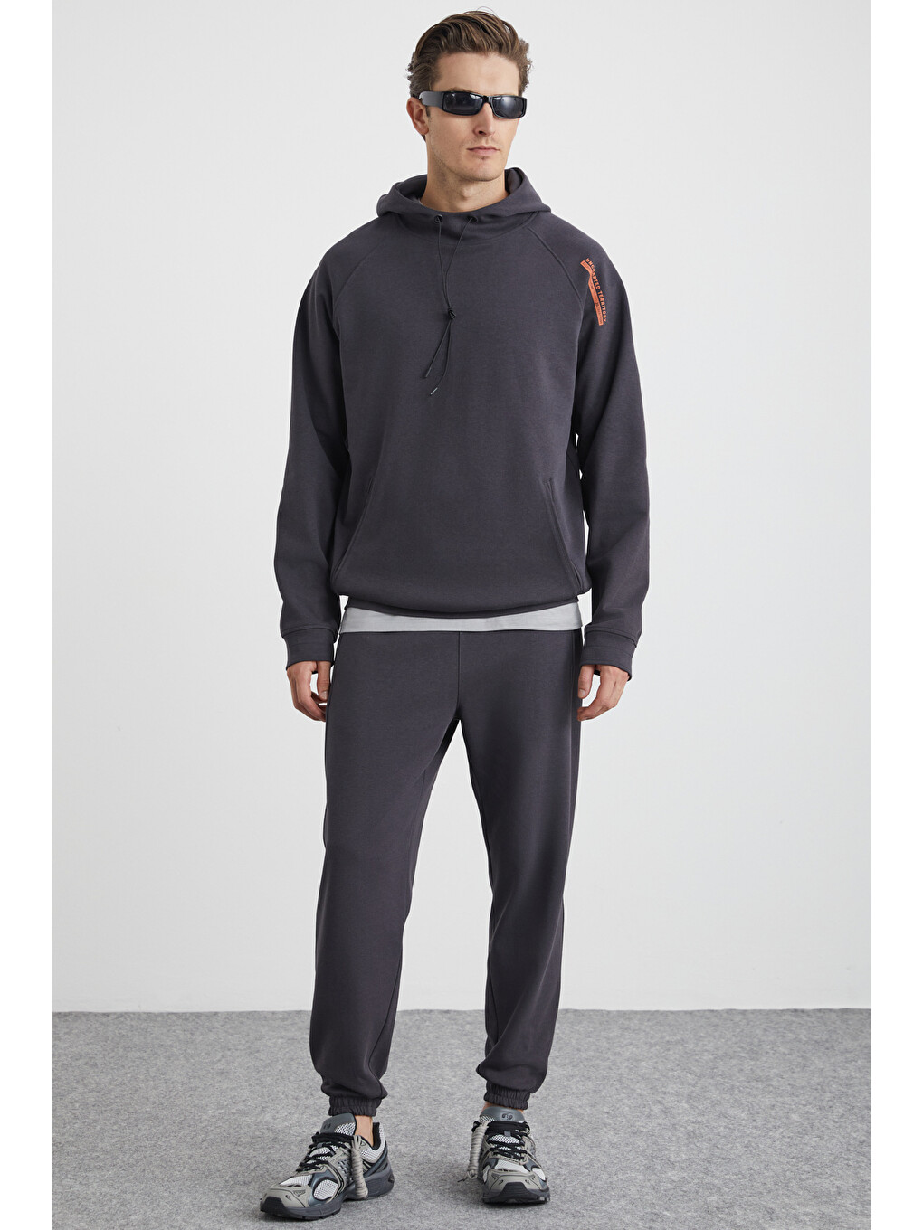 Erkek İçi Polarlı Yumuşacık 3 İplik İçi Şardonlu Regular Kapüşonlu Antrasit Sweatshirt-1
