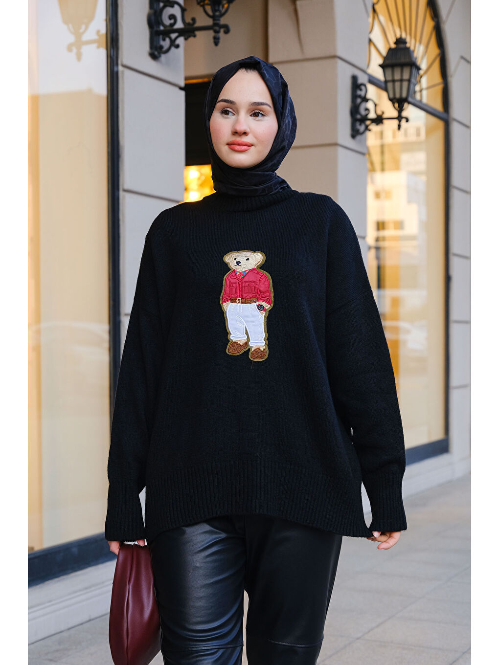 Şardonlu Ayıcık Desenli Bisiklet Yaka Kazak Siyah