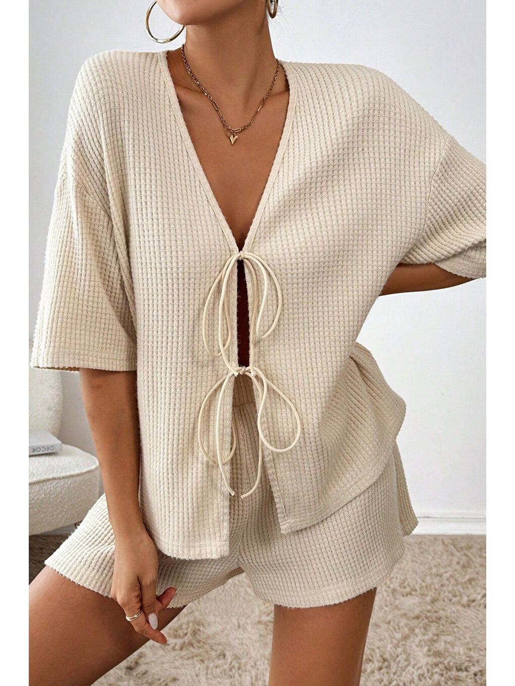 Kadın Bej Kısa Kollu Bağlamalı Waffle Alt-Üst Şort Takım-3