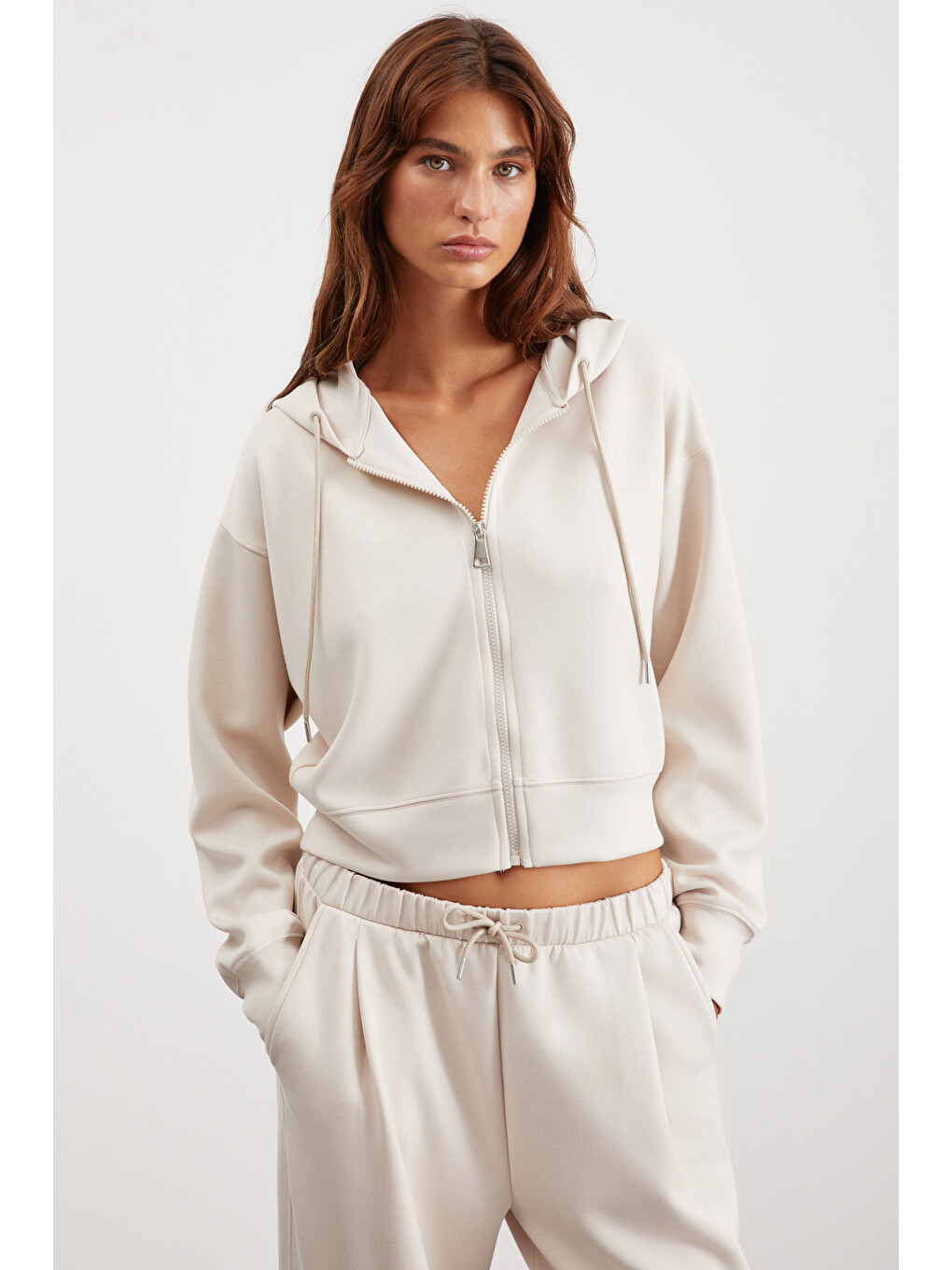 Bej Jıll Kadın Scuba Kumaşlı Kapüşonlu Fermuarlı Aşırı Yumuşak Örme Crop Vanilya Sweatshirt