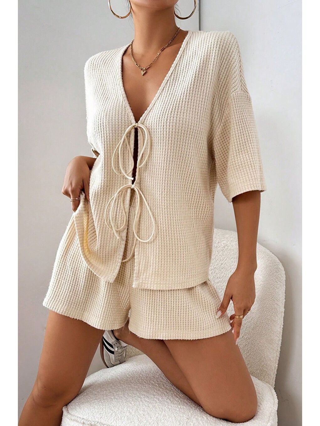 Kadın Bej Kısa Kollu Bağlamalı Waffle Alt-Üst Şort Takım-4