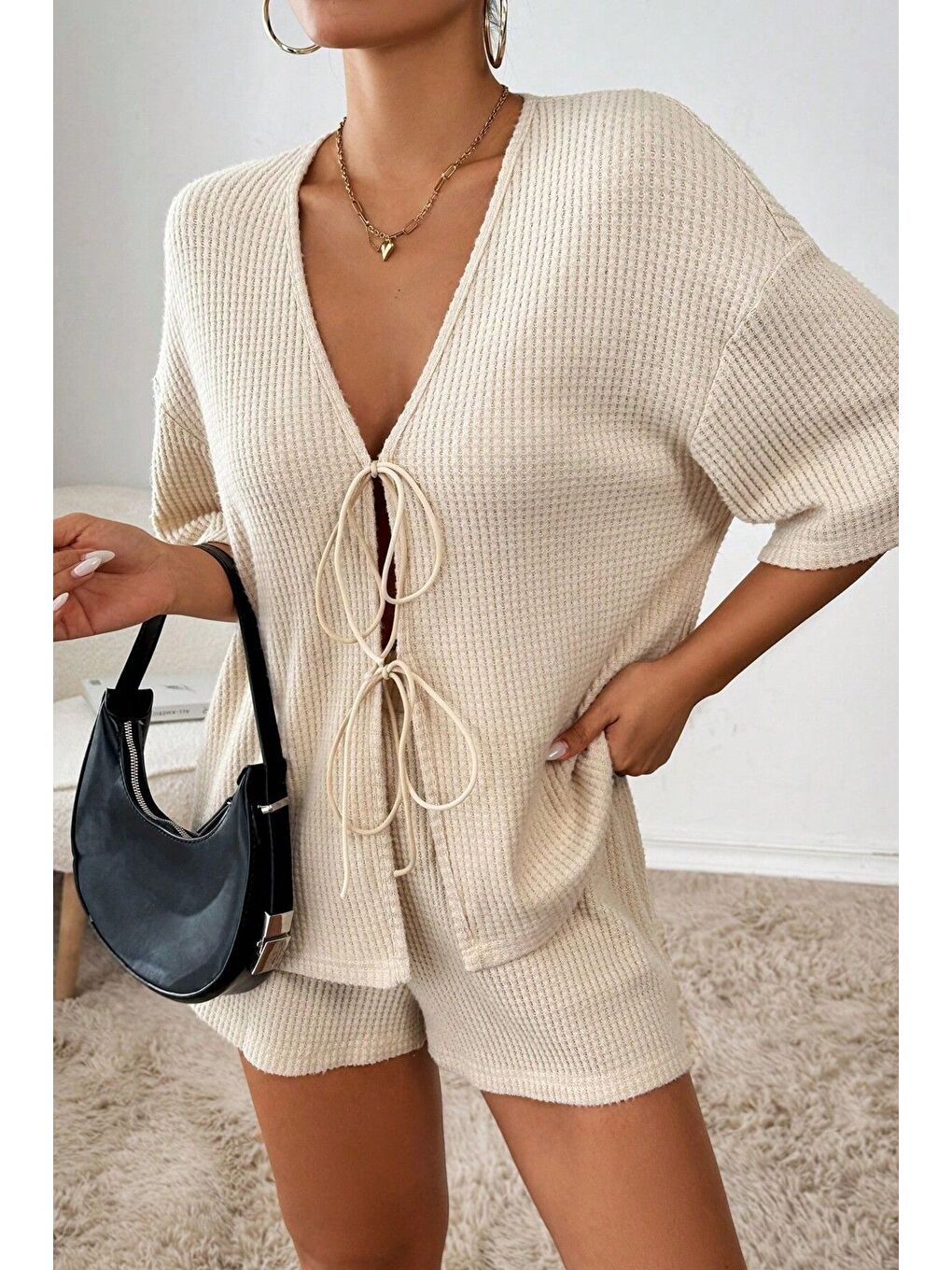 Kadın Bej Kısa Kollu Bağlamalı Waffle Alt-Üst Şort Takım-5