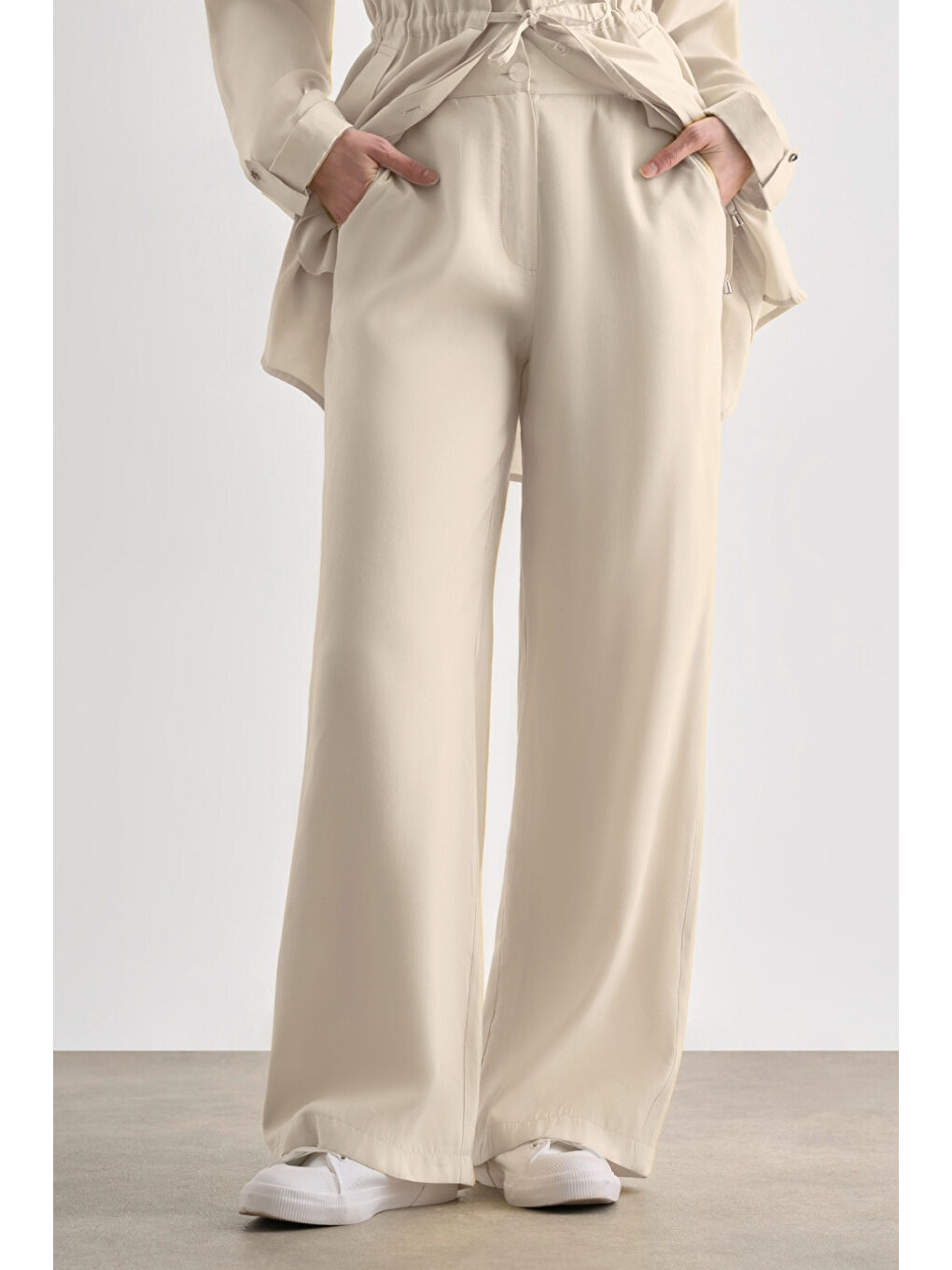 Bej Rengi Rahat Kesim Geniş Paçalı Modal Pantolon-1
