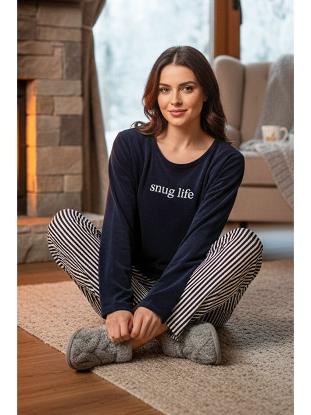 Kadın Desenli Kadife Kumaş Pijama Takımı 13314-2456 Lacivert