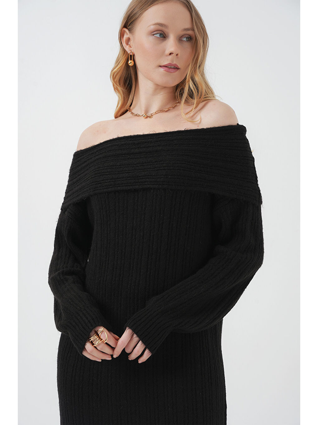 15920 Madonna Yaka Oversize Triko Elbise - Siyah-2