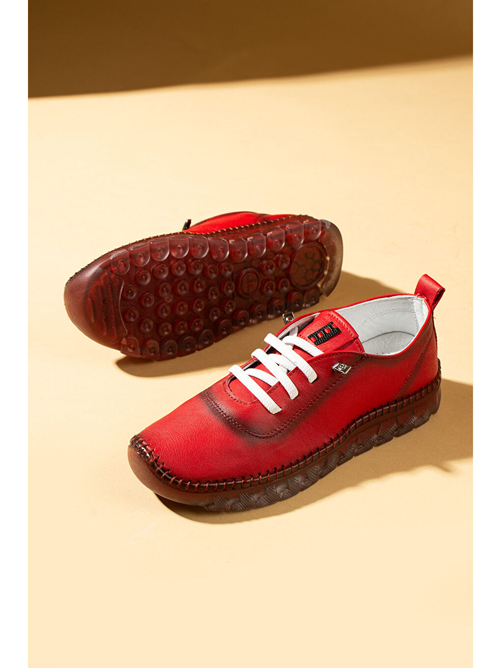 Kırmızı Hakiki Deri Hafif Comfort Taban Lastikli Kadın Spor Ayakkabı 59-680-25-3